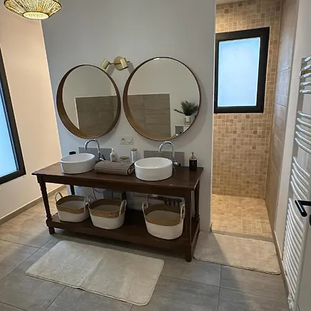 Contemporary Provençal With Pool